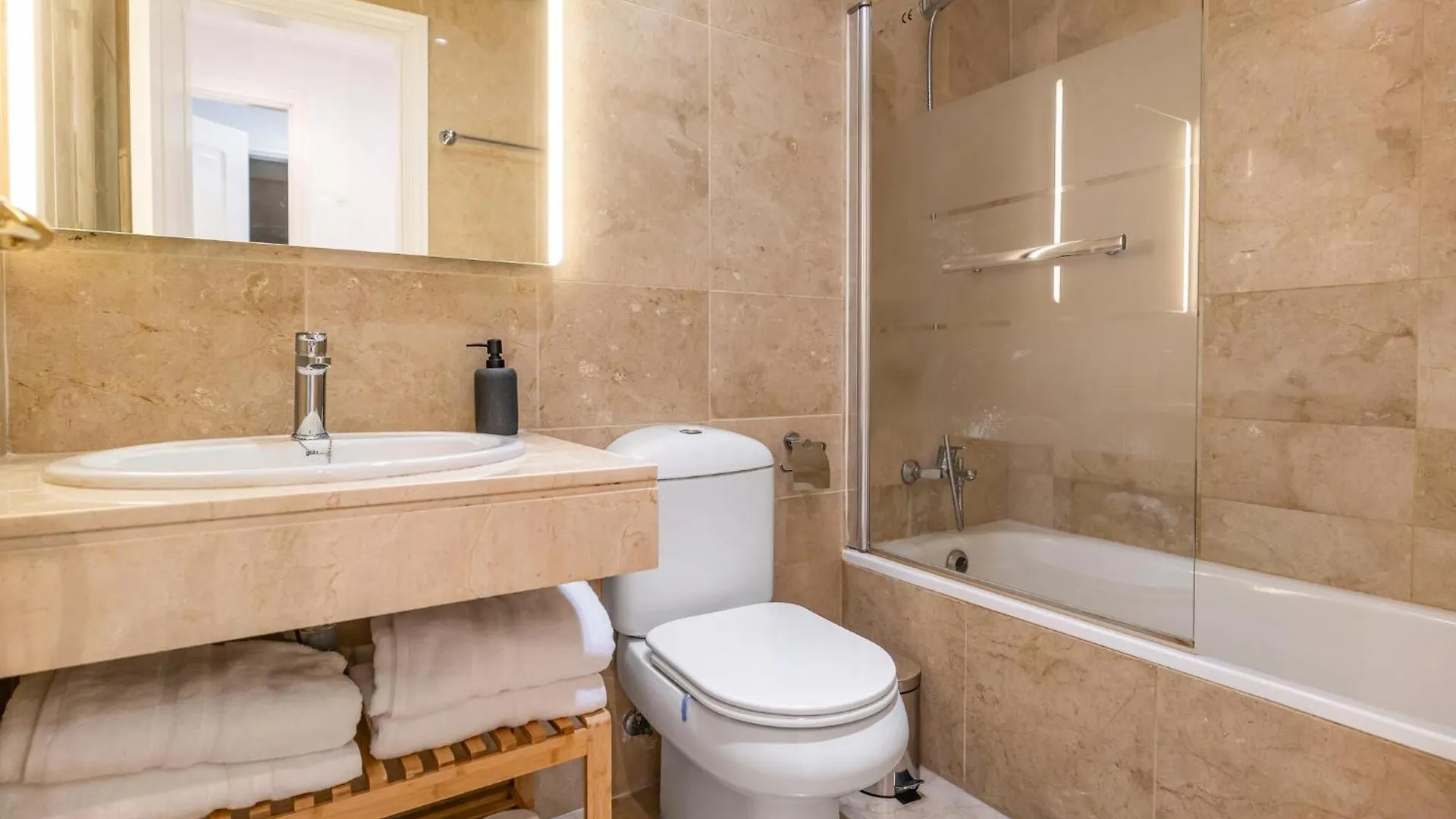 Beautiful Apartment In Manilva With House Sea View