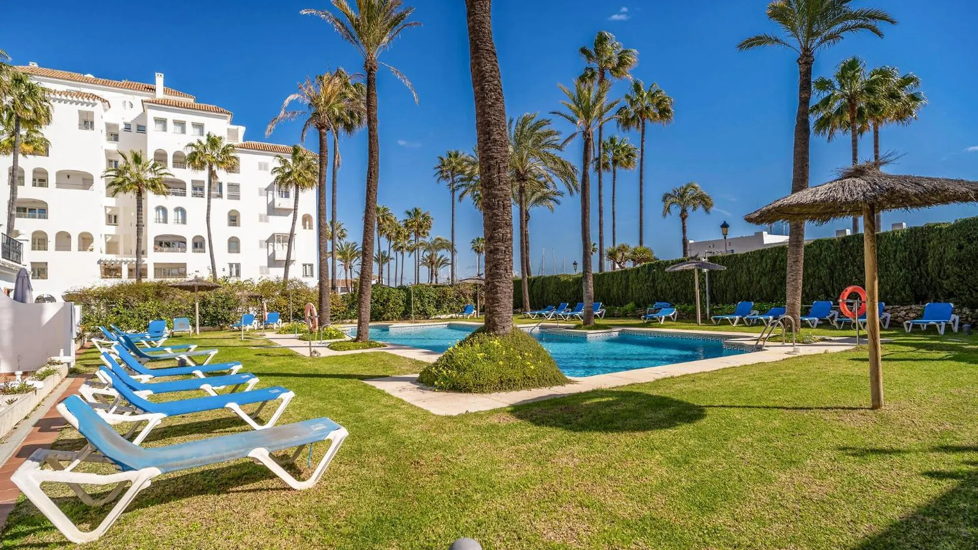 Beautiful Apartment In Manilva With House Sea View